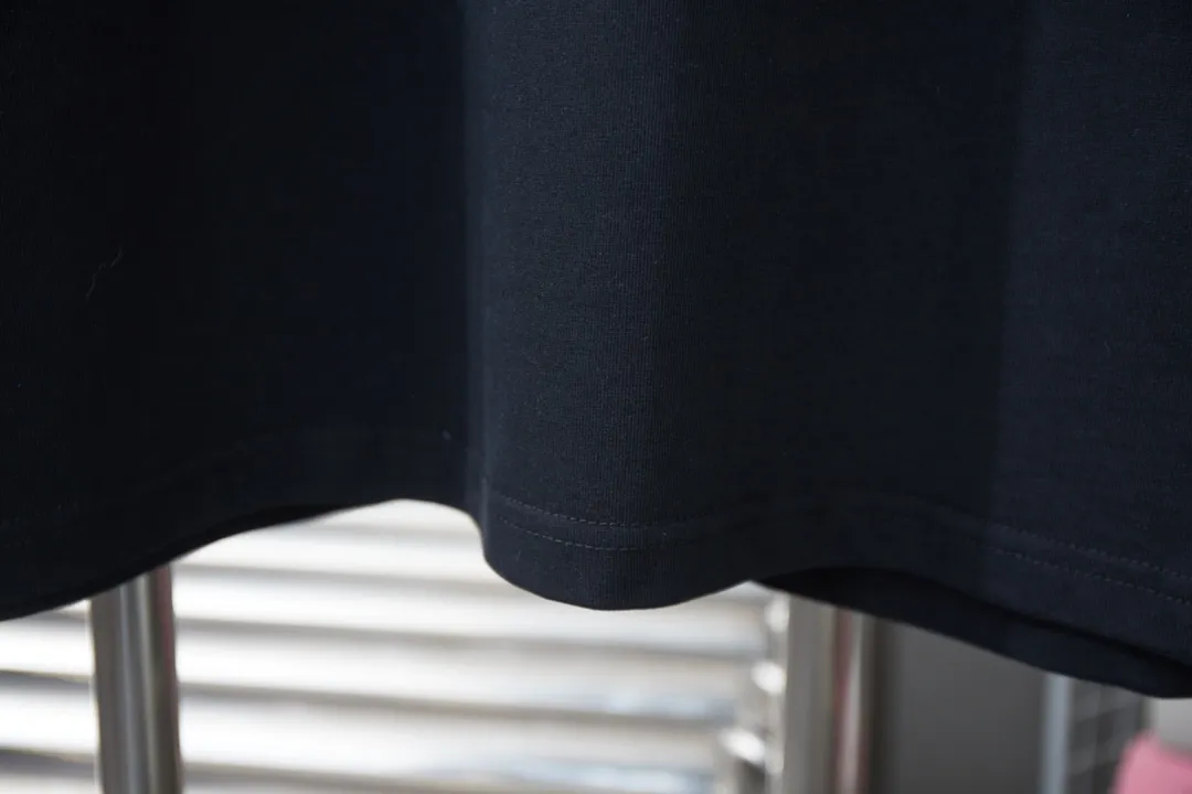 🅿️200 Chrome Hearte 25SS early spring new model, denim printed hot rhinestone short sleeves, light luxury, essential item for daily commuting for men and women, correct version, welcome to compare, detailed features · 280g 100% pure cotton double yarn jersey fabric · Custom dyed in the same cylinder, special thickened 32 pieces double-strand 1X1 thread · Denim laser burnt Chrome heart pattern ➕ Imported Australian diamonds · Double needle stitching and cross-stitch technology · Original main mark, washed tag, brand moisture-proof paper packaging Color: black/white Size: S/M/L/XL